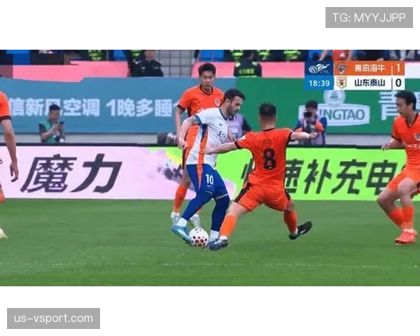 范戴克高位逼抢压制对手后场出球，主导防线前移趋势
